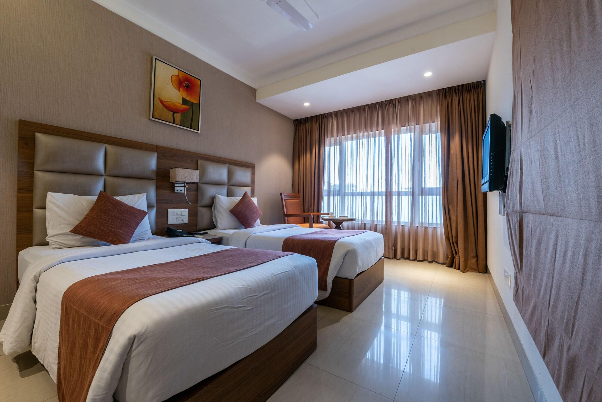 Treebo Trend Surya Nashik Hotel Bagian luar foto