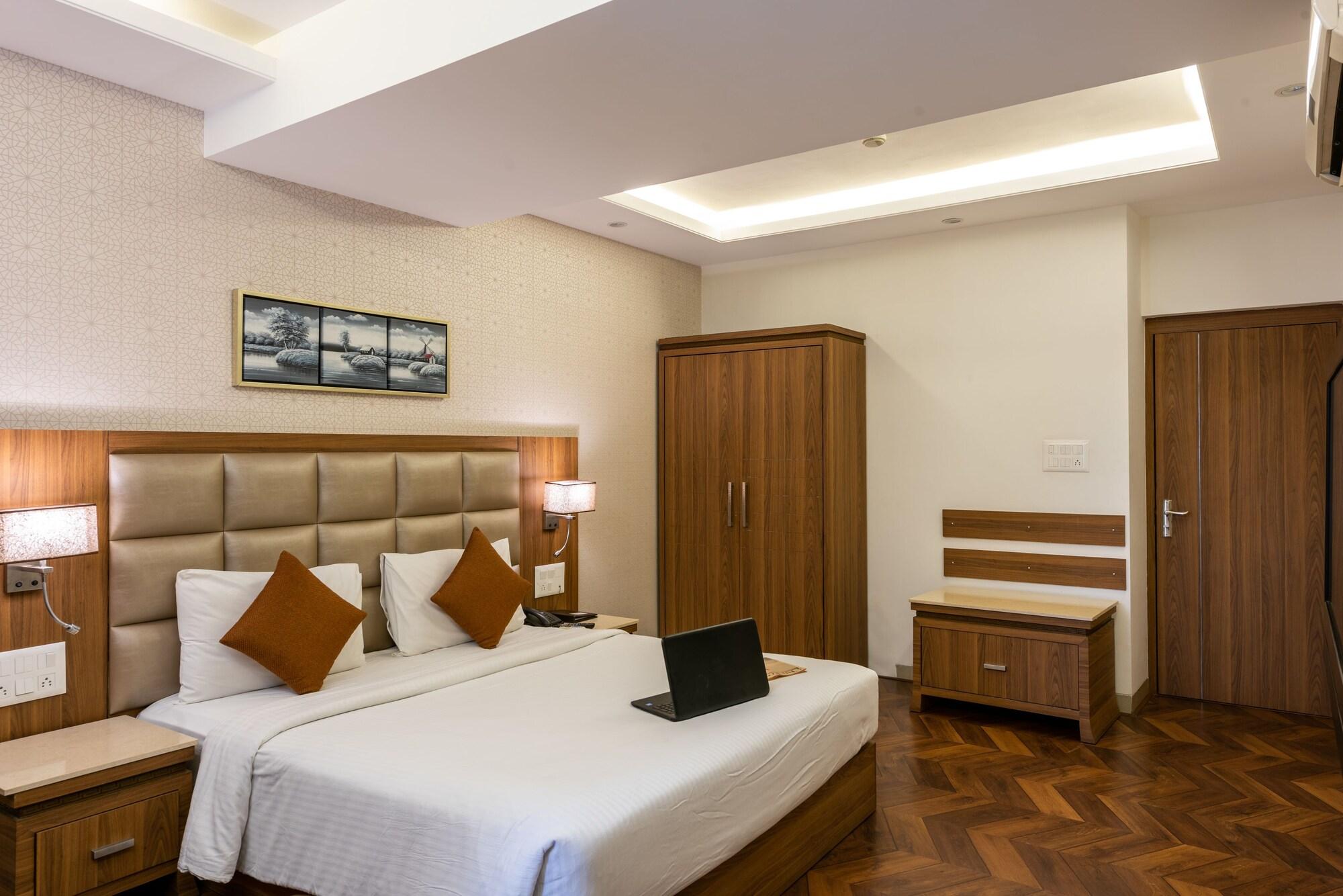 Treebo Trend Surya Nashik Hotel Bagian luar foto