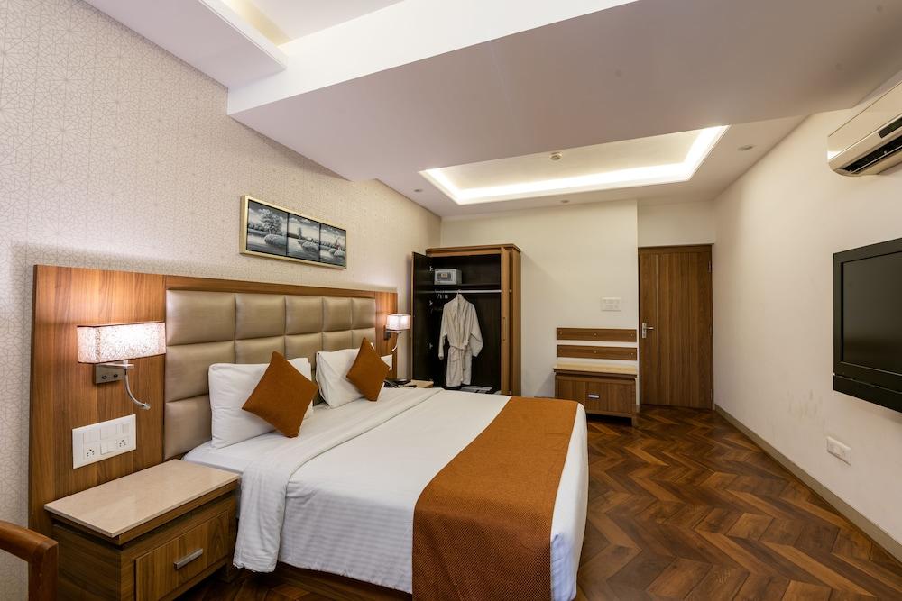 Treebo Trend Surya Nashik Hotel Bagian luar foto