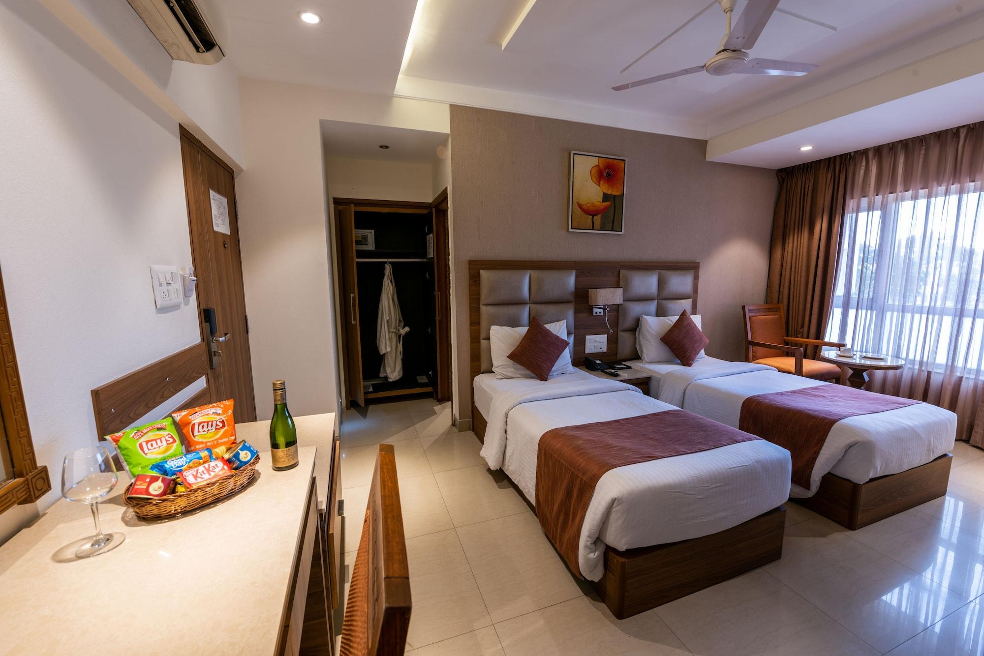 Treebo Trend Surya Nashik Hotel Bagian luar foto