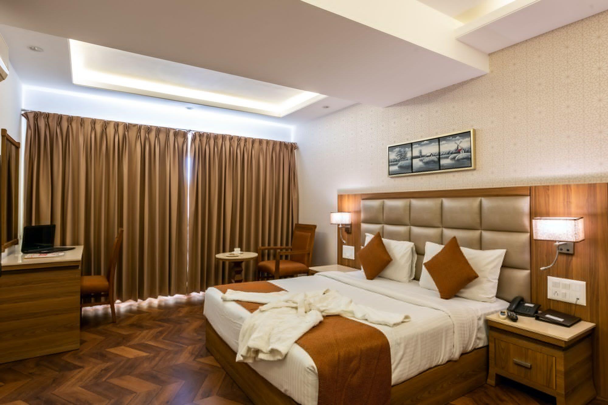 Treebo Trend Surya Nashik Hotel Bagian luar foto