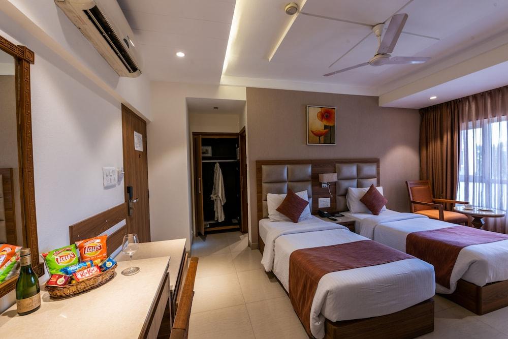 Treebo Trend Surya Nashik Hotel Bagian luar foto