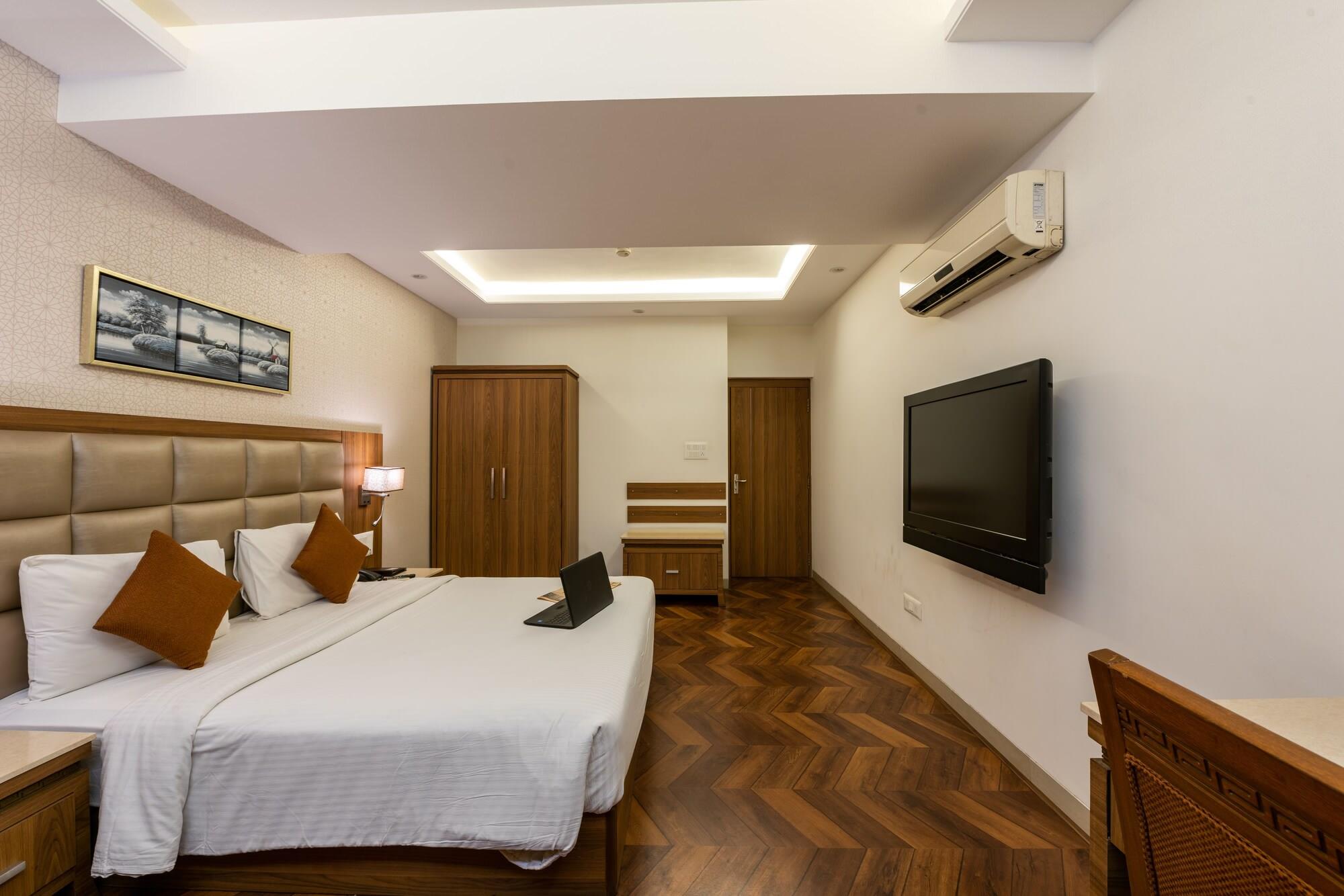 Treebo Trend Surya Nashik Hotel Bagian luar foto