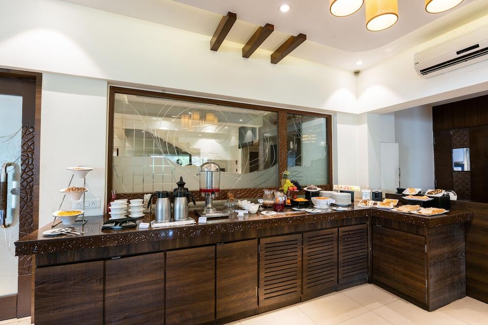 Treebo Trend Surya Nashik Hotel Bagian luar foto
