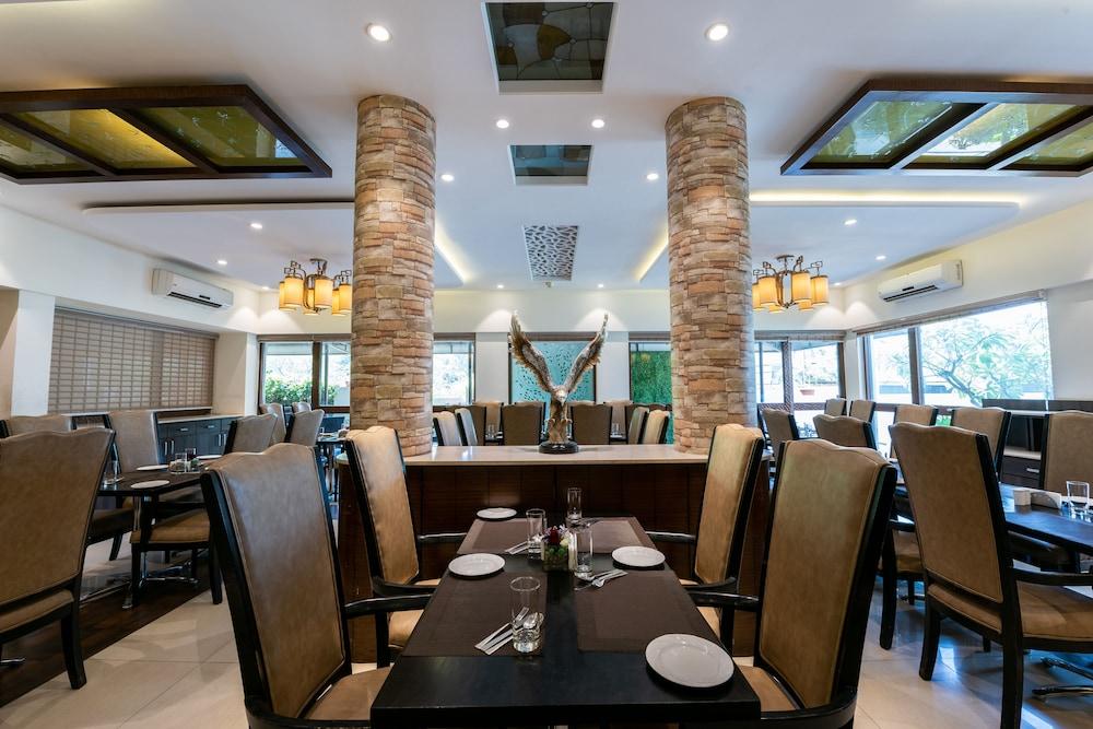 Treebo Trend Surya Nashik Hotel Bagian luar foto