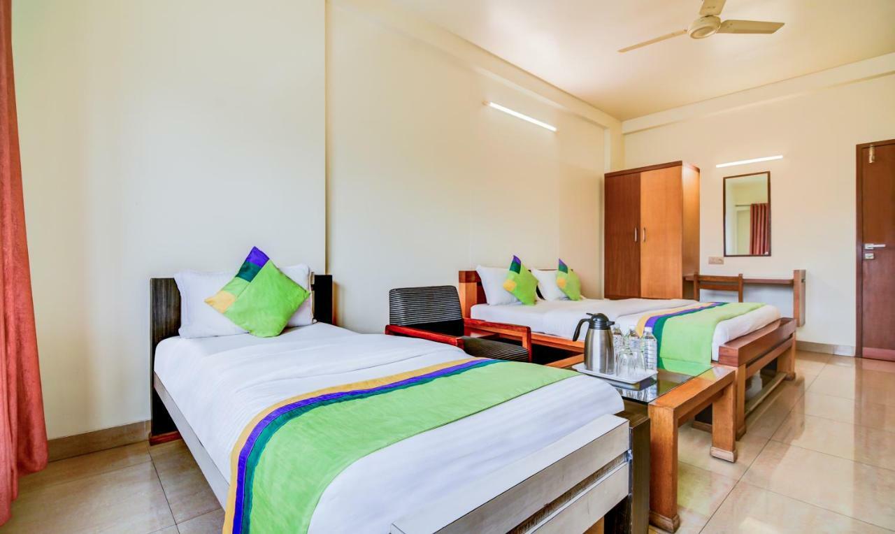 Treebo Trend Surya Nashik Hotel Bagian luar foto