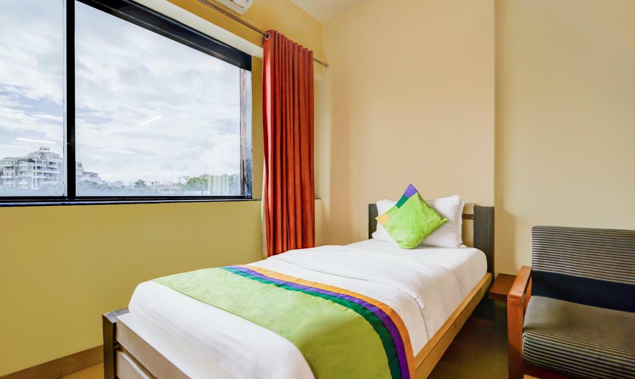 Treebo Trend Surya Nashik Hotel Bagian luar foto