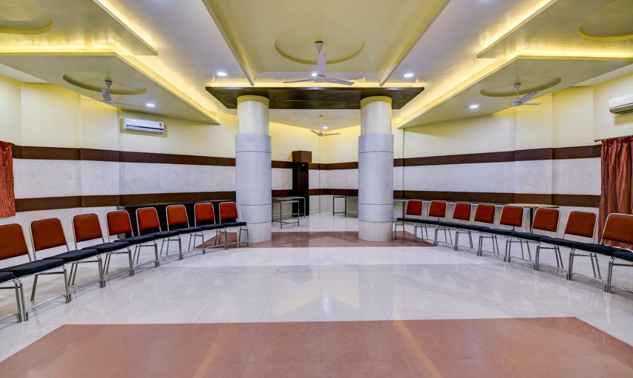 Treebo Trend Surya Nashik Hotel Bagian luar foto