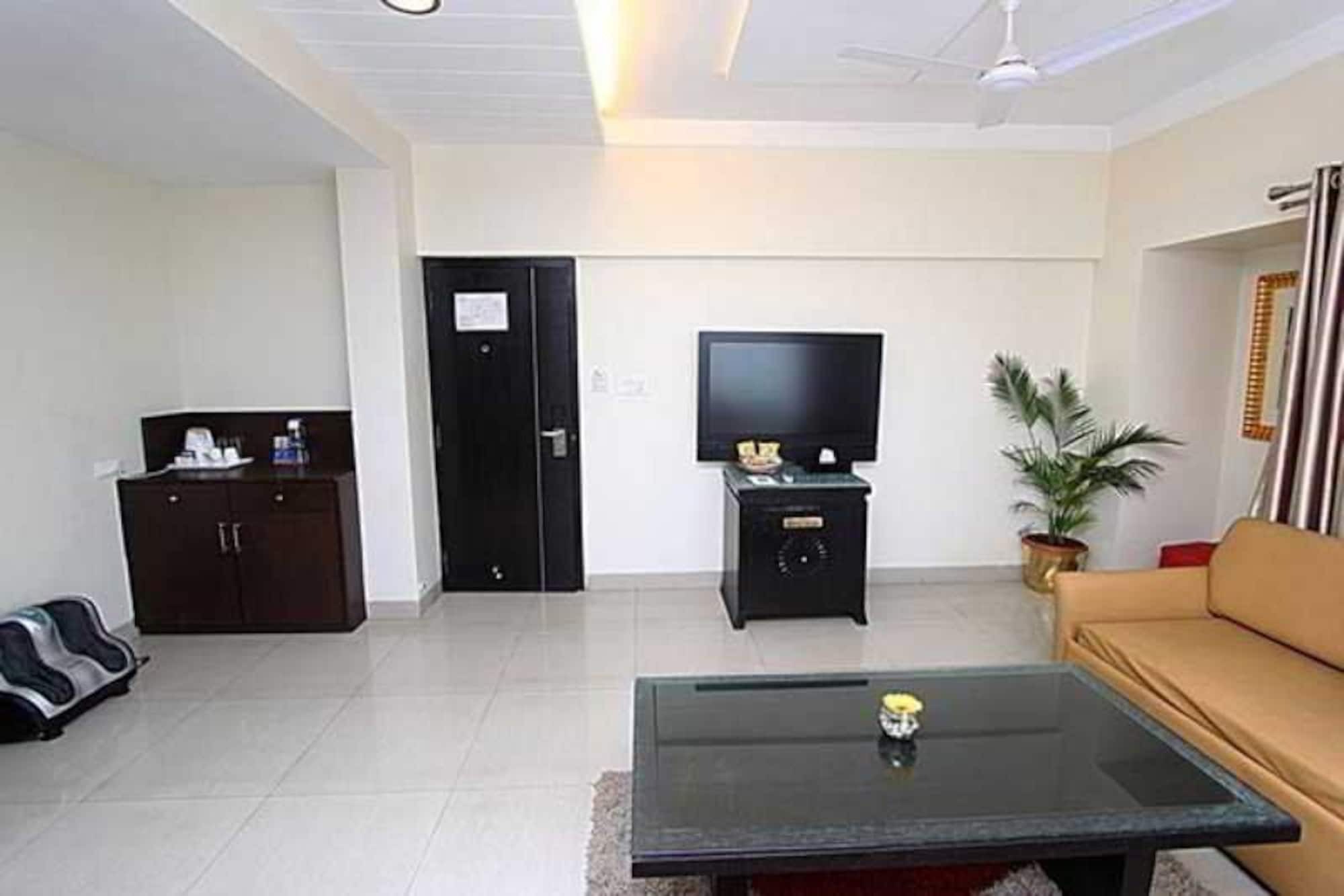 Treebo Trend Surya Nashik Hotel Bagian luar foto